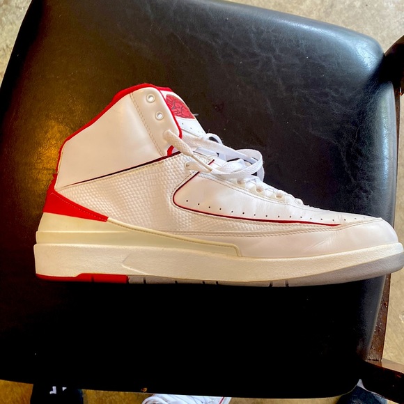 Jordan 2s - Picture 4 of 4